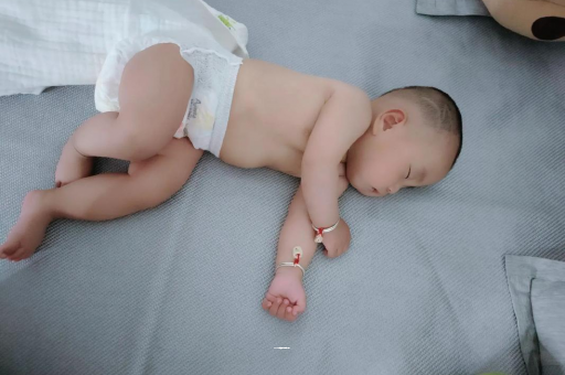 安达没满月的宝宝